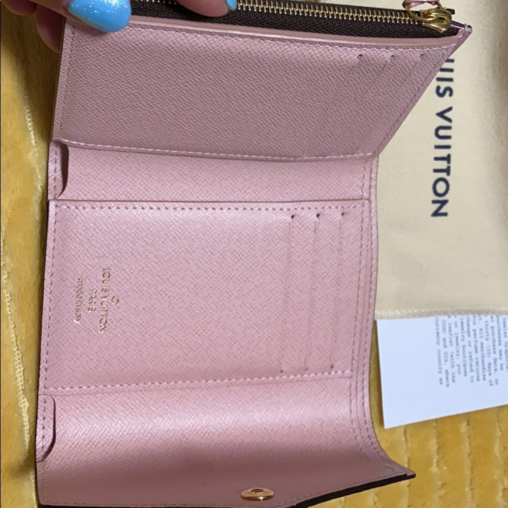 SOLD!!! Louis Vuitton victorine wallet
